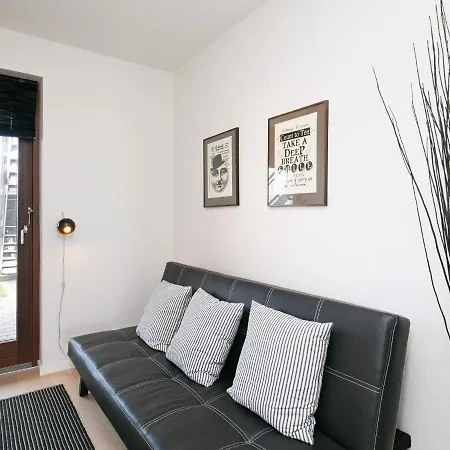Apartment 4 Person In *